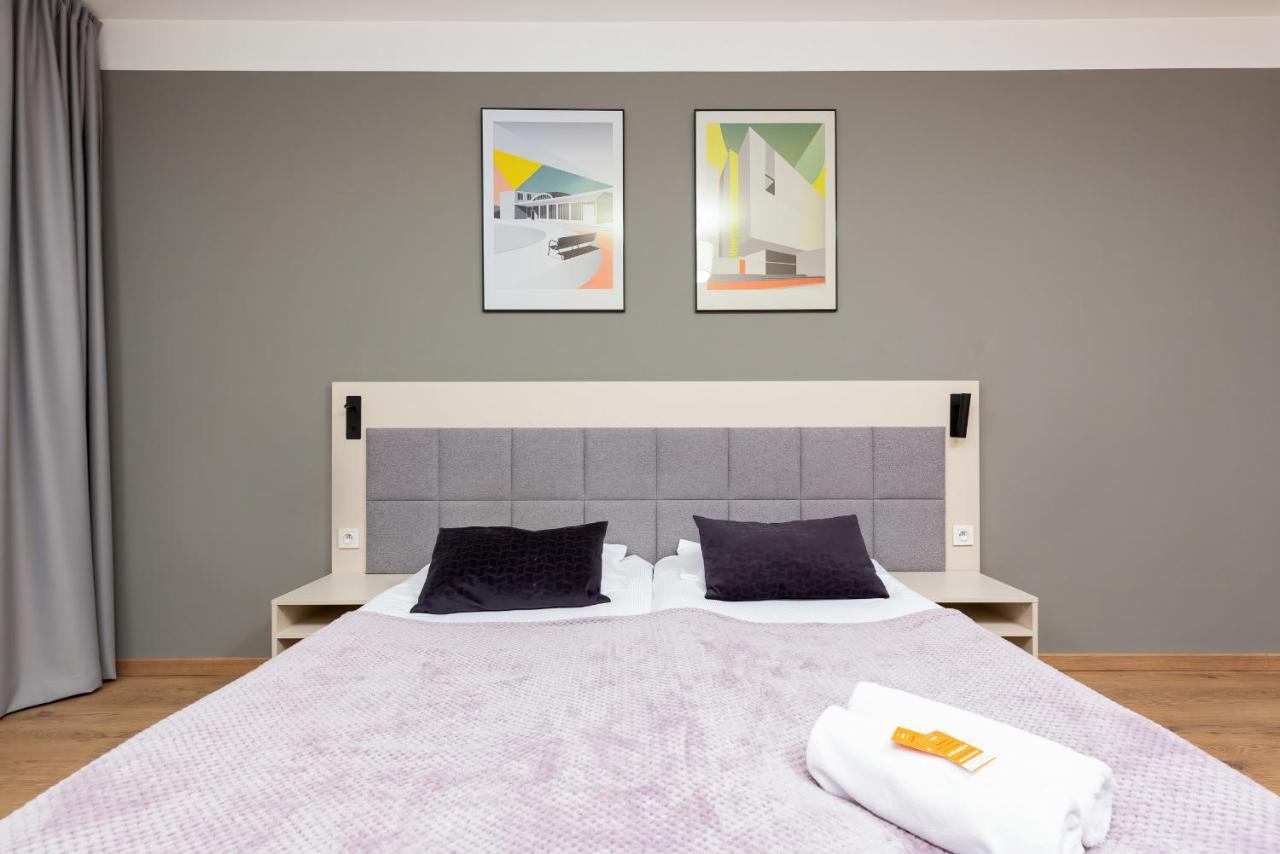 Wolska Residence Apartments With Parking By Noclegi Renters وارسو المظهر الخارجي الصورة