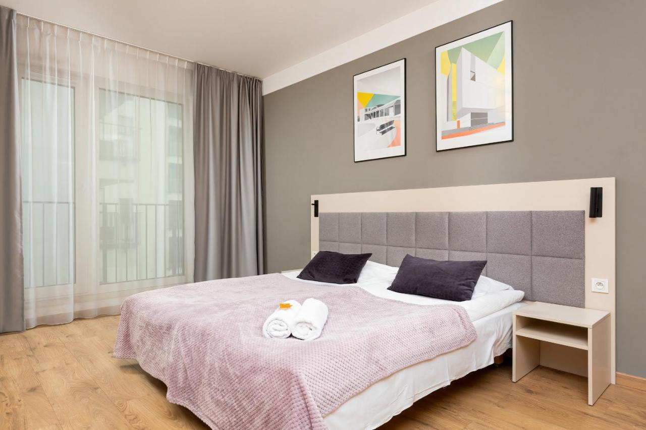 Wolska Residence Apartments With Parking By Noclegi Renters وارسو المظهر الخارجي الصورة