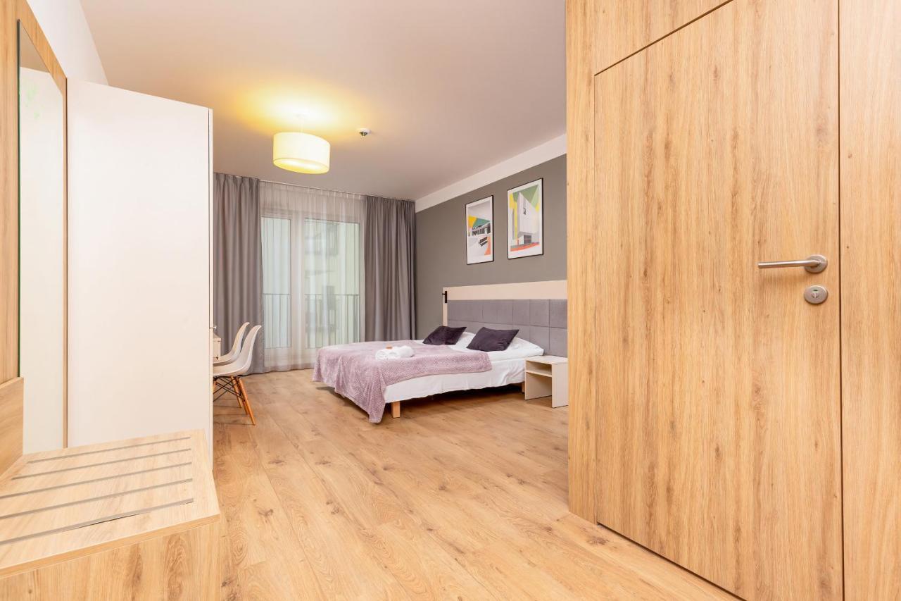 Wolska Residence Apartments With Parking By Noclegi Renters وارسو المظهر الخارجي الصورة