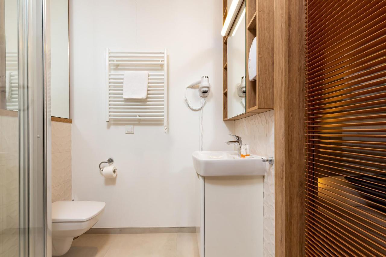 Wolska Residence Apartments With Parking By Noclegi Renters وارسو المظهر الخارجي الصورة